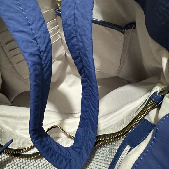 Laundry By Shelli Segal Tote blue bag zip top - Picture 8 of 10